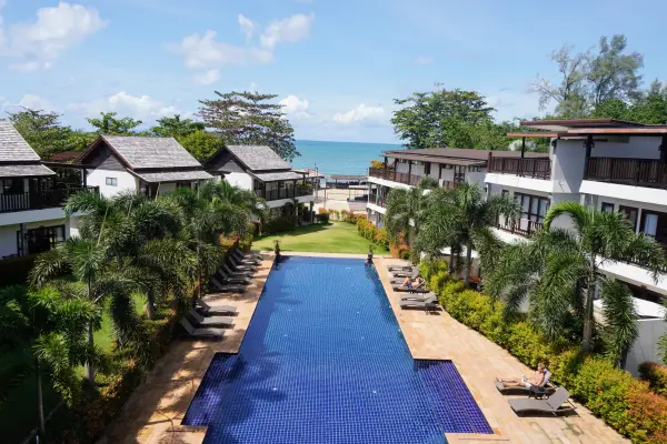 Koh Lanta padel hotel finds its game