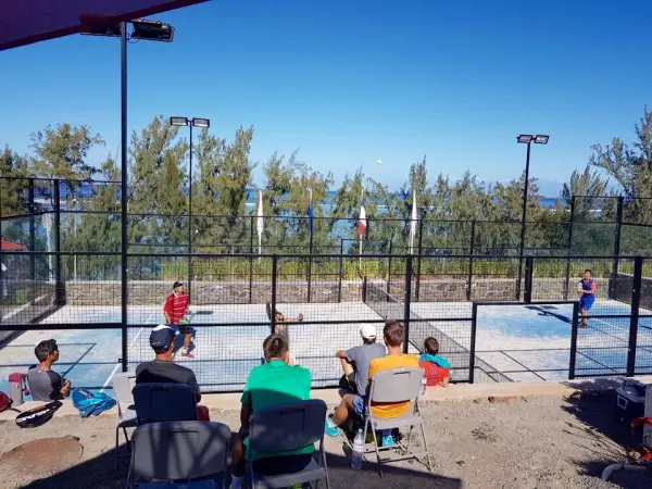 Terrain de padel : Akoya Hotel & Spa, Saint-Gilles-les-Bains - photo 2