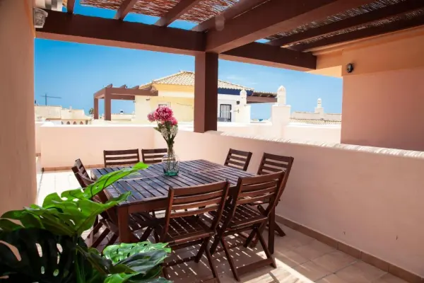 Akutuna - Family House with Pool, Garage & Paddle Tennis Court - hotel photo 2