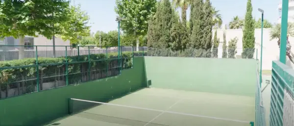 Padelplatz bei Albir Playa Hotel & Spa, Region Valencia - Foto 1