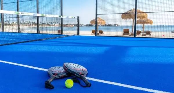 Terrain de padel : Anantara The Palm Dubai Resort, Dubaï - photo 1