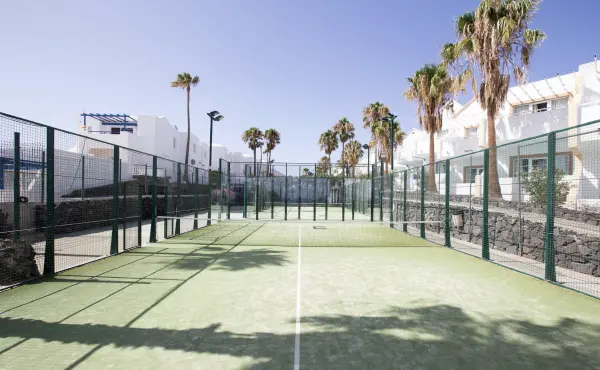 Pista de pádel en Apartamentos LIVVO Morromar, Islas Canarias - foto 1