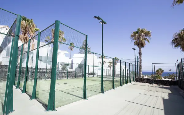 Pista de pádel en Apartamentos LIVVO Morromar, Islas Canarias - foto 2