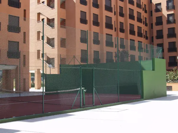 Padelplatz bei Apartamentos Suites Florida, Region Madrid - Foto 2