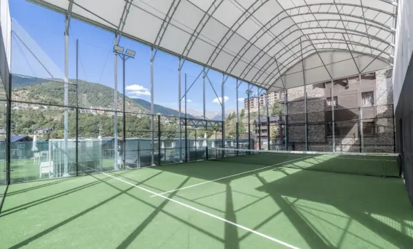 Padelplatz bei Aparthotel AnyosPark Mountain & Wellness Resort, Gemeinde La Massana - Foto 2