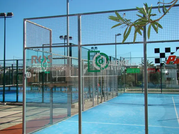 Terrain de padel : Aparthotel Club Simo, Îles Baléares - photo 1