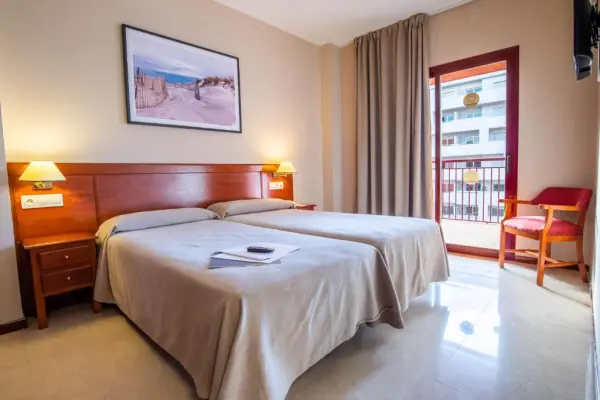 Aparthotel ILUNION Miramar - photo 2 de l'hôtel