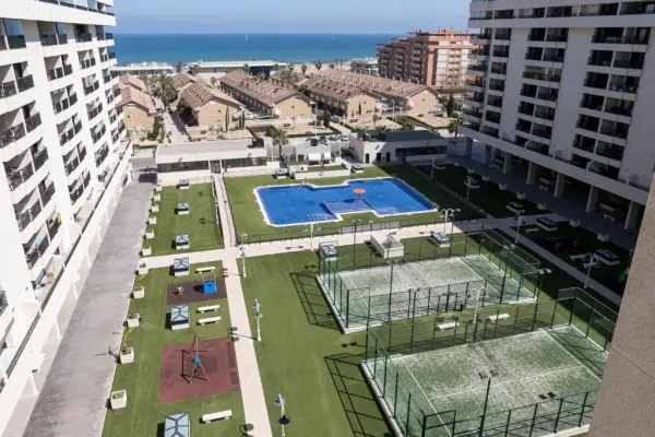 Padelplatz bei ApartUP Patacona Horizon, Valencia - Foto 1