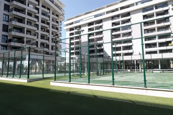 Terrain de padel : ApartUP Patacona Horizon, Valence - photo 2