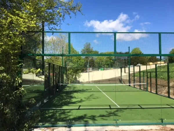 Padelplatz bei Beaverbrook, Leatherhead - Foto 1