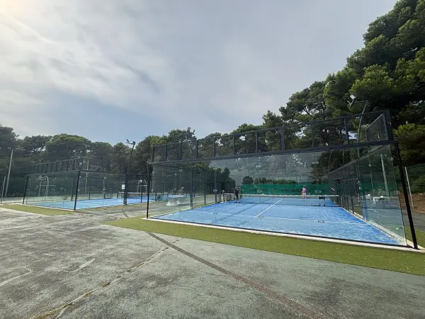 Padel court at Belambra Clubs Presqu'île De Giens - les Criques, Provence-Alpes-Côte d'Azur - photo 2