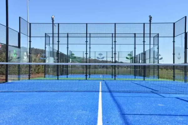 Padelplatz bei Bio Agriturismo Corte degli Ulivi, Terme di Roselle - Foto 3