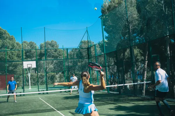 Padelplatz bei Cala Montjoi, Katalonien - Foto 1