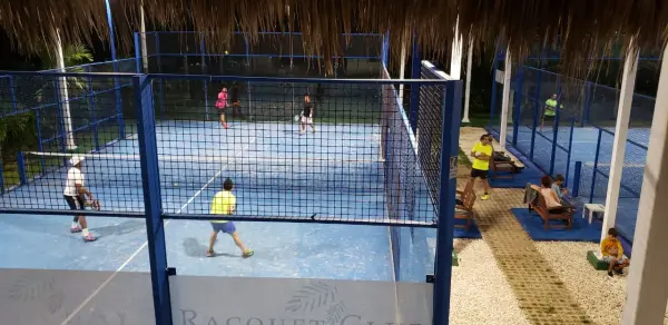 Padelplatz bei Cana Bay Racquet Club, Punta Cana - Foto 1
