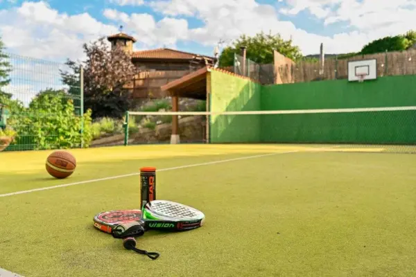 Terrain de padel : Casa rural la castañona, Castille-et-León - photo 1