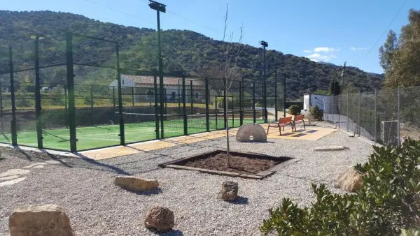 Terrain de padel : Casa Rural Los Cascajales, Andalousie - photo 2