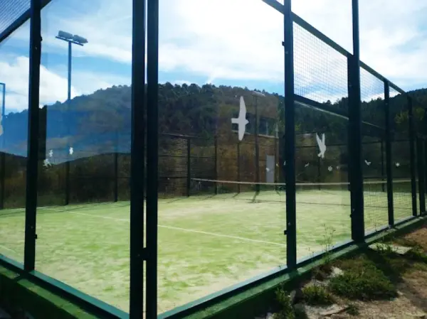 Pista de pádel en Casas Rurales El Fresno, Boniches - foto 1