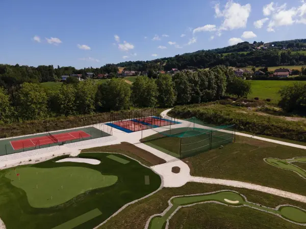 Padel court at Château Brachet, Auvergne-Rhône-Alpes - photo 3