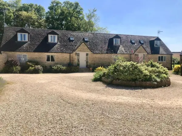 Cheltenham Padel Villa - hotel photo 1