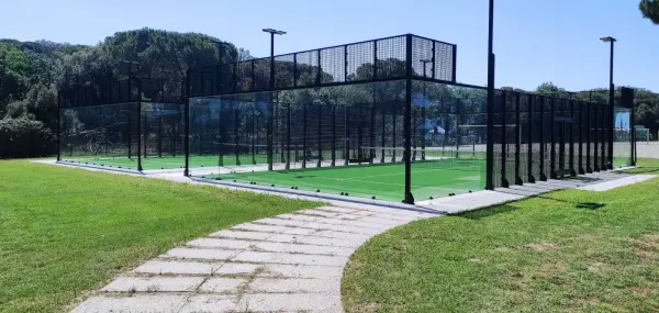 Pista de pádel en Club Village & Hotel Spiaggia Romea, Lido di Nazioni - foto 1