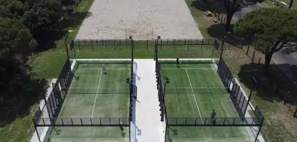 Pista de pádel en Club Village & Hotel Spiaggia Romea, Lido di Nazioni - foto 2