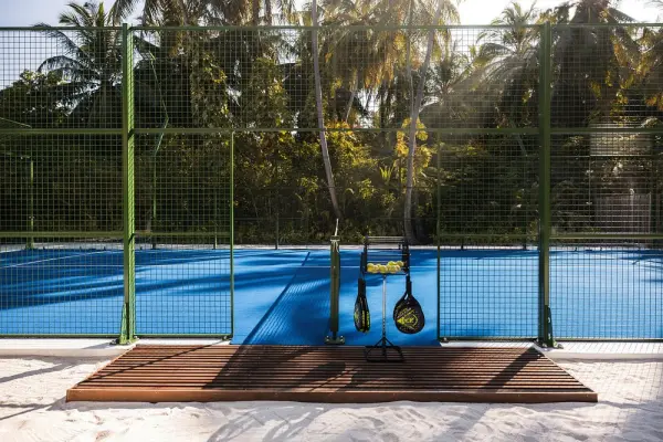 Padelplatz bei COMO Maalifushi, Thaa-Atoll - Foto 3