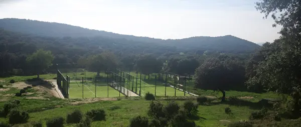 Pista de pádel en Complejo Rural Los Jarales, Extremadura - foto 1