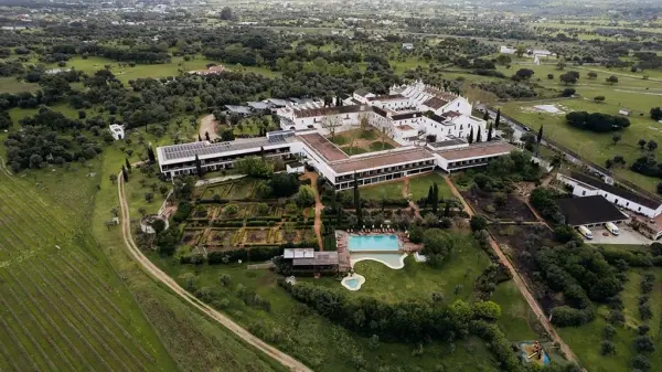 Convento do Espinheiro, Historic Hotel & Spa - hotel photo 1