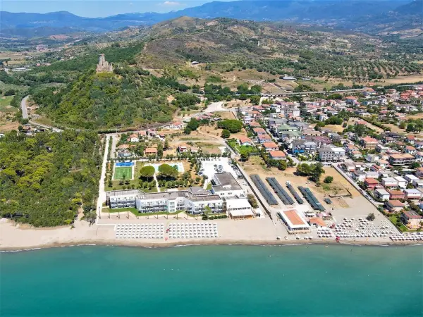 Eleamare Resort - hotel photo 2