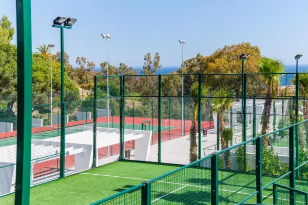 Pista de pádel en Estepona Holiday Hills, Andalucía - foto 1