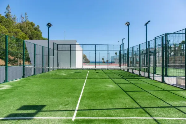 Pista de pádel en Estepona Holiday Hills, Andalucía - foto 3