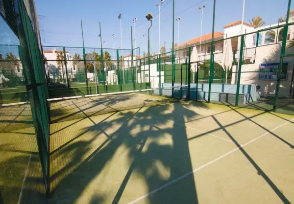 Padelplatz bei Estival Park Silmar, Katalonien - Foto 4