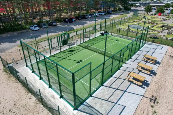 Padelplatz bei Feddet Strand Resort, Faxe - Foto 2