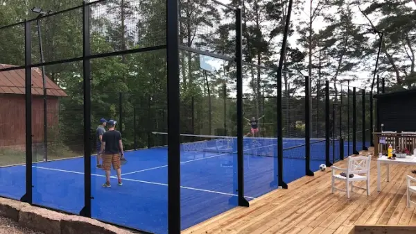 Padelplatz bei Gammelgård Pizza & Padel Resort, Südwestfinnland - Foto 1
