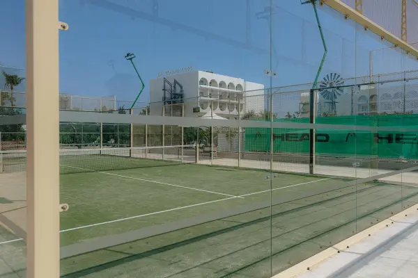 Pista de pádel en Golden Coast Beach Hotel, Distrito de Famagusta - foto 3