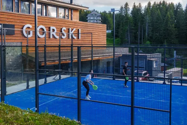 Padelplatz bei Gorski Hotel & Spa, Kopaonik - Foto 2