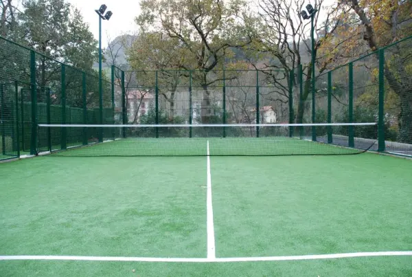 Padelplatz bei Gran Hotel Balneario De Puente Viesgo, Kantabrien - Foto 2