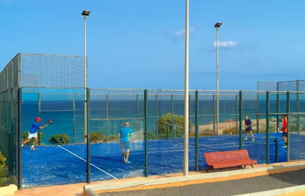 Terrain de padel : H10 Tindaya, Îles Canaries - photo 2