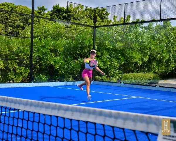 Padelplatz bei Heritance Aarah, Raa-Atoll - Foto 1