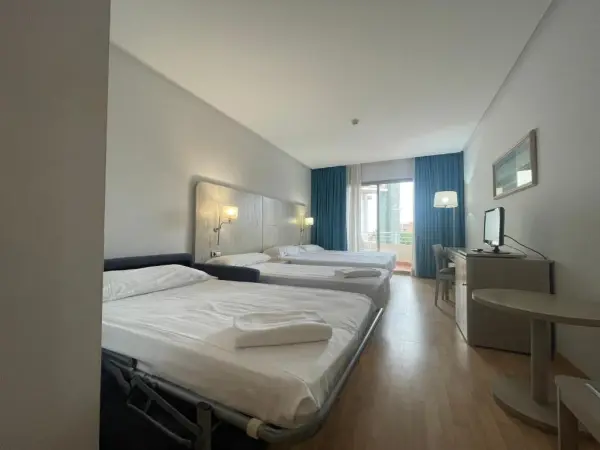 Hotel AGH Canet - hotel photo 2