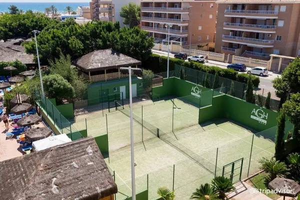 Padel court at Hotel AGH Canet, Valencian Community - photo 2