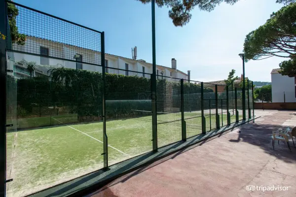 Pista de pádel en Hotel Alga, Cataluña - foto 1