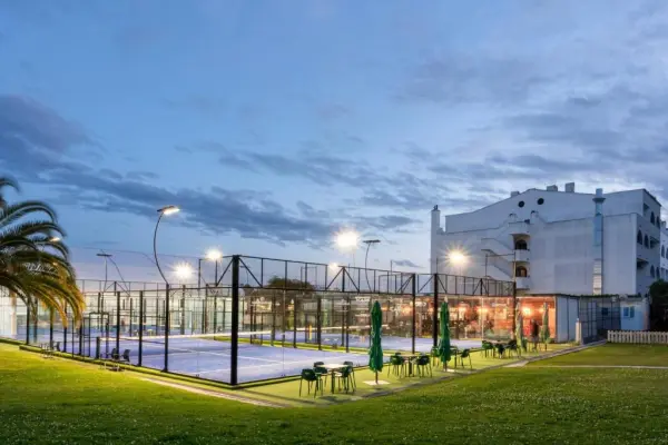 Padel court at Hotel Apartamento Paraiso De Albufeira, Algarve - photo 1