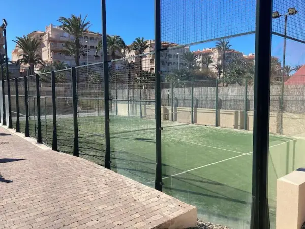 Padelplatz bei Hotel AR Golf Almerimar, Andalusien - Foto 1