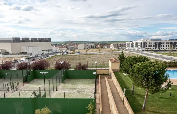 Pista de pádel en Hotel Cándido, Castilla y León - foto 1