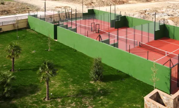 Pista de pádel en Hotel Cándido, Castilla y León - foto 3