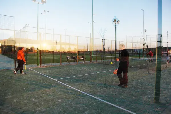 Padelplatz bei Hotel Cortijo Santa Cruz, Extremadura - Foto 2