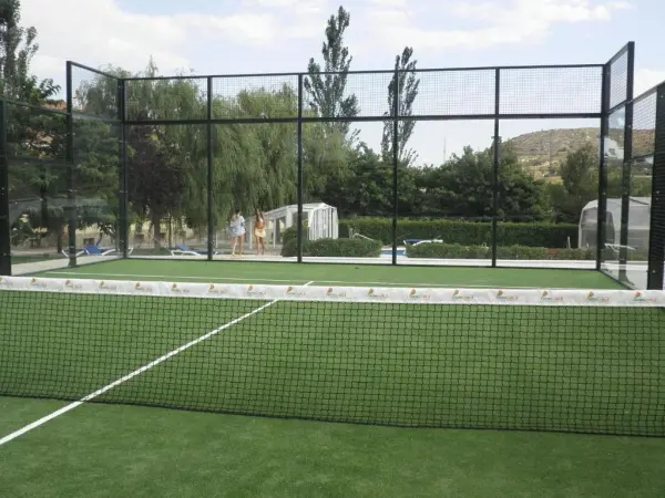 Padelplatz bei Hotel de Montaña Rubielos, Aragonien - Foto 2