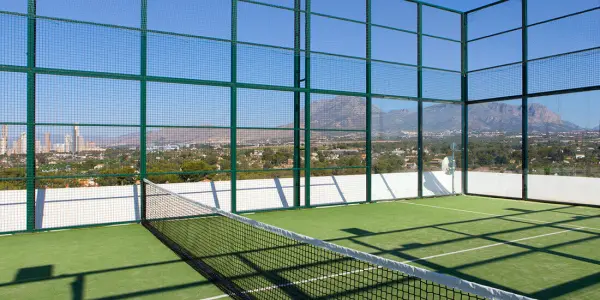 Pista de pádel en Hotel Deloix Aqua Center, Comunidad Valenciana - foto 1