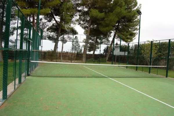 Pista de pádel en Hotel El Cortijo de Daimiel, Ciudad Real - foto 1